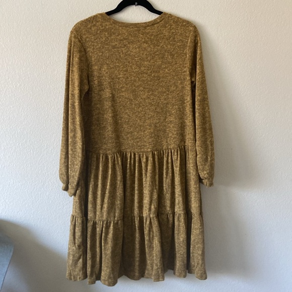 NEW! Tiered Layered Twirly MADE IN USA - Picture 3 of 14